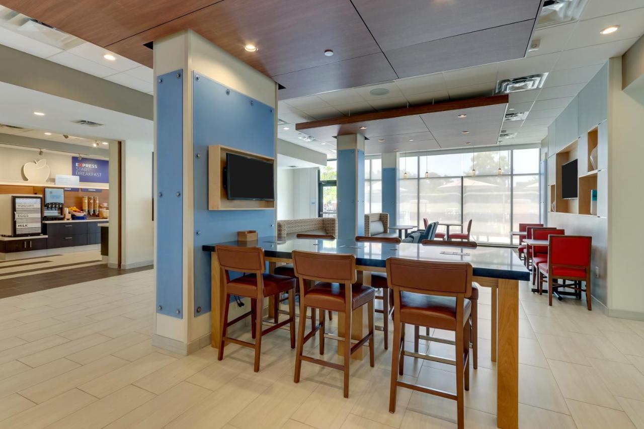 Holiday Inn Express - Wilmington - Porters Neck By Ihg المظهر الخارجي الصورة